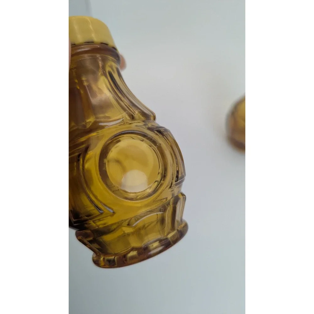 Vintage Amber Glass Salt Pepper Shakers‎ Thumbprint Ribbed MCM Retro Set 4 Inch